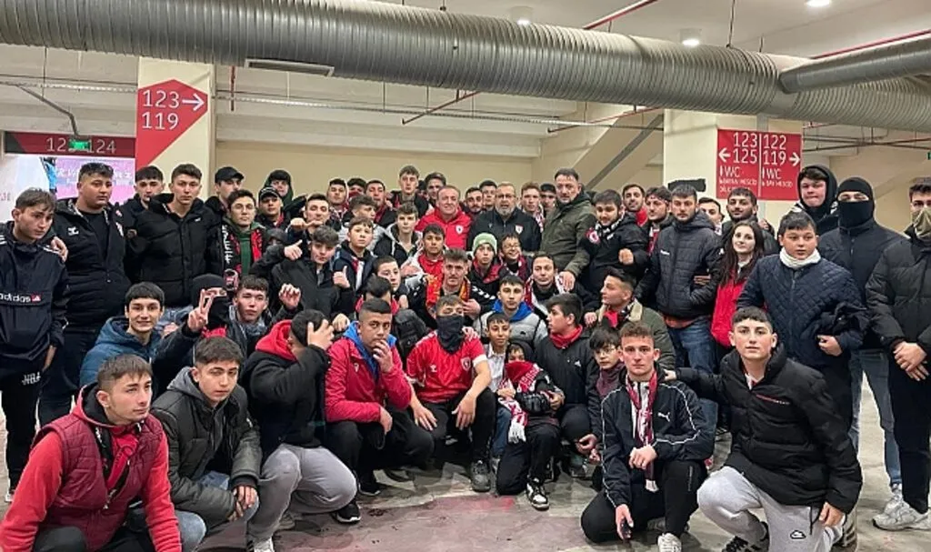 CHP SBB Başkan Adayı Cevat Öncü, Samsunspor Maçını Tribünden Takip Etti