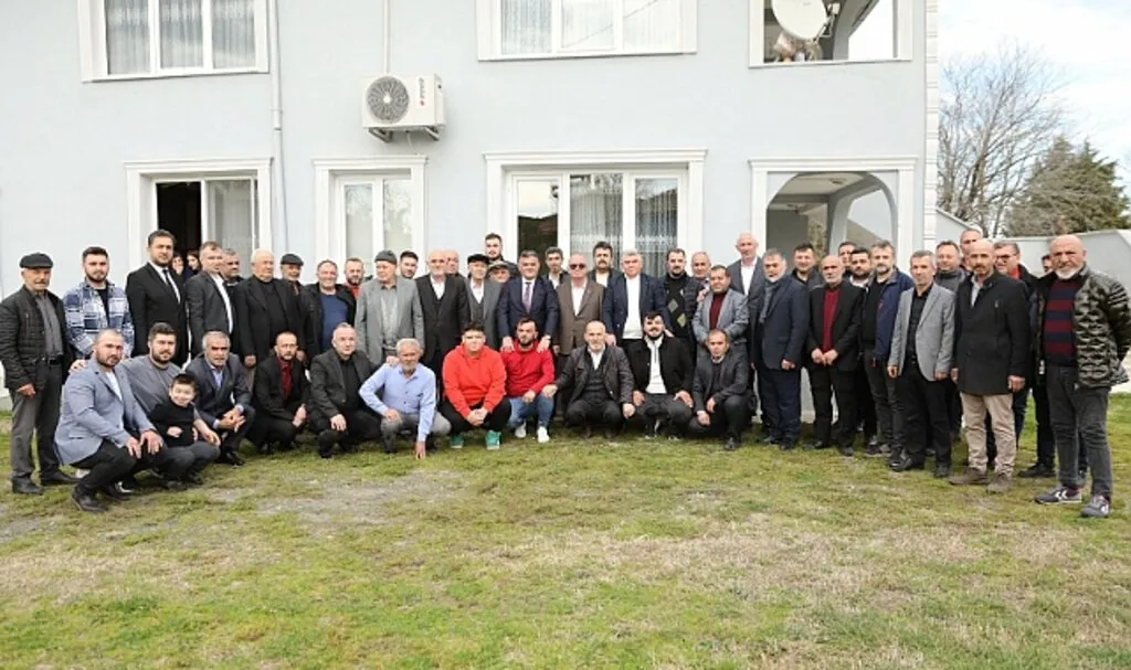 AK Parti Çarşamba Belediye Başkan Adayı Ender Gür Baba Ocağında Dua Aldı