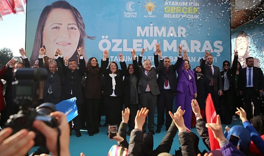 AK Parti'li Özlem Maraş'tan Gövde Gösterisi