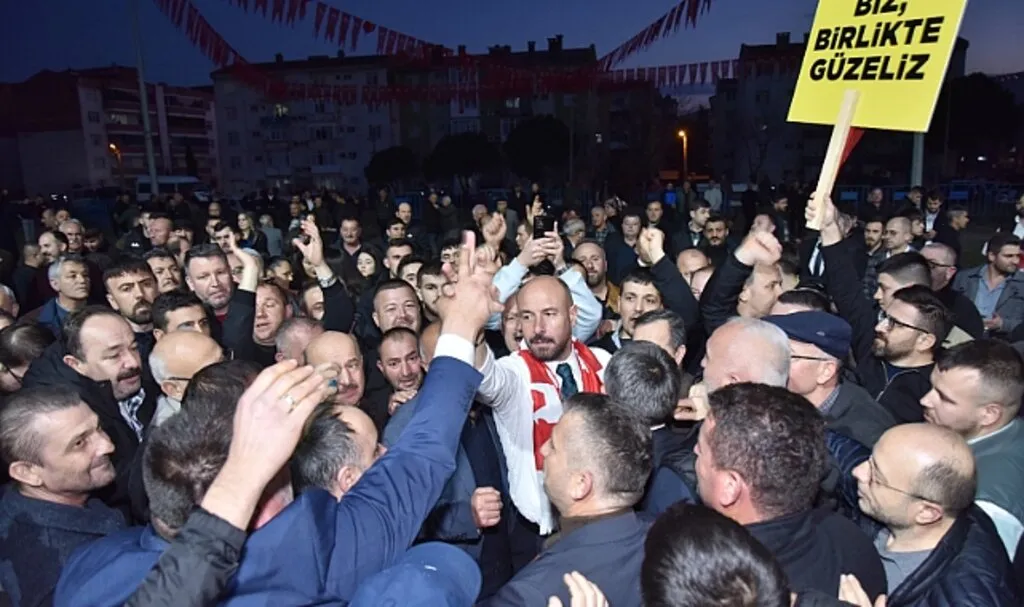 Tekkeköy Belediye Başkanı Hasan Togar'dan Gövde Gösterisi