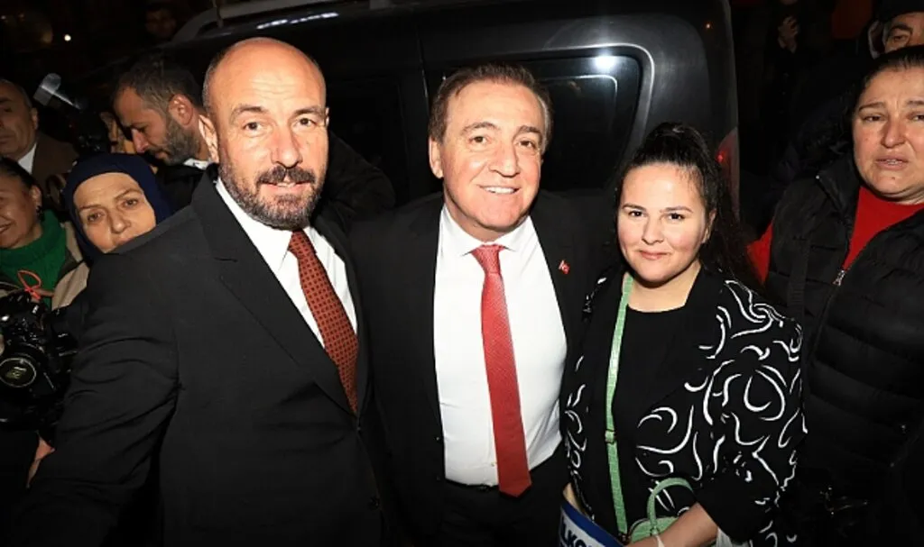 CHP'li Cevat Öncü, YRP Adayı Hasan Togar'ı Ziyaret Etti