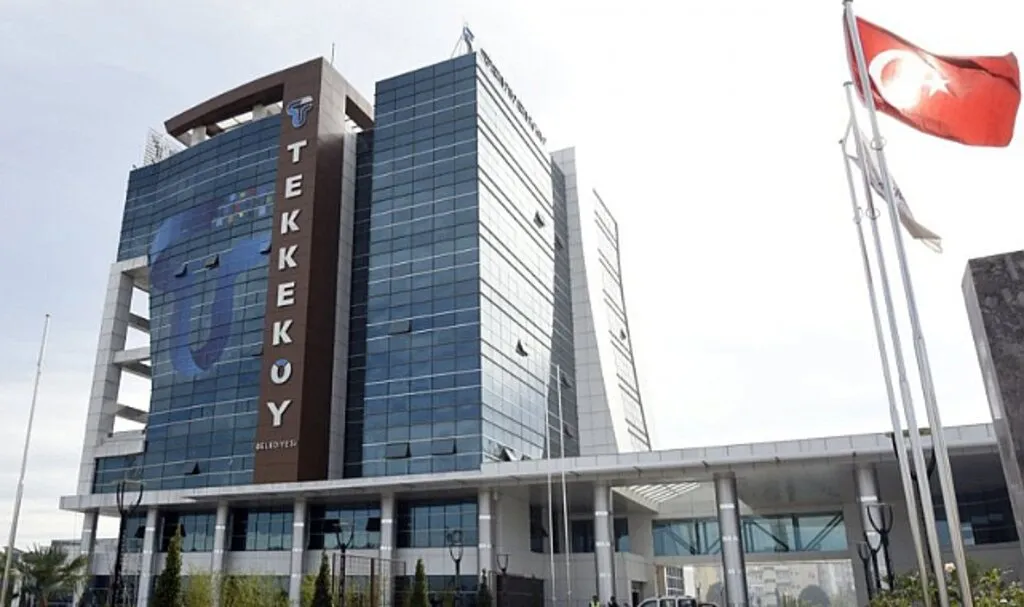 Tekkeköy Belediyesi'nde 135 Kişi Daha Çıkarıldı