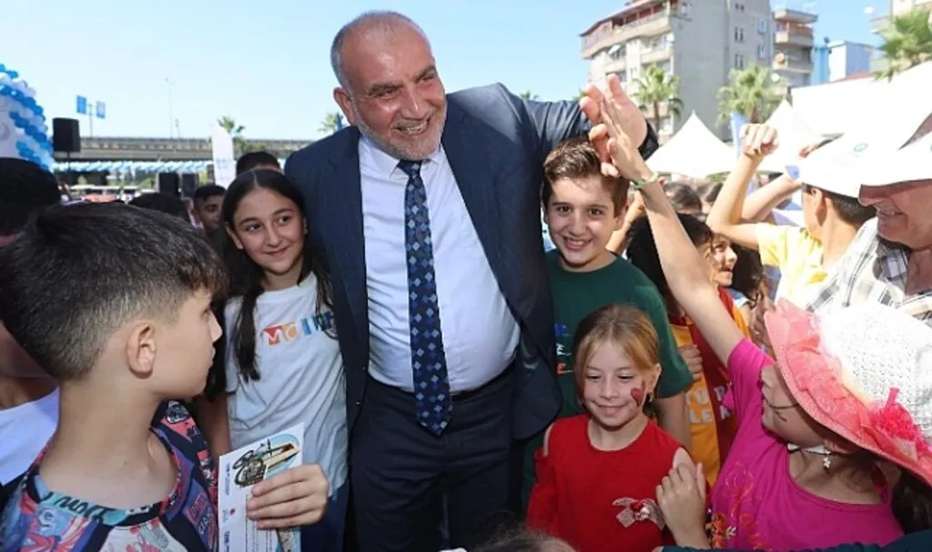 Canik'te Camiye Giden Hediyelerle Buluşacak