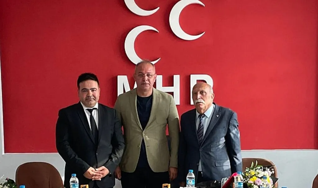 MHP Kavak'ta Bayrak Değişimi