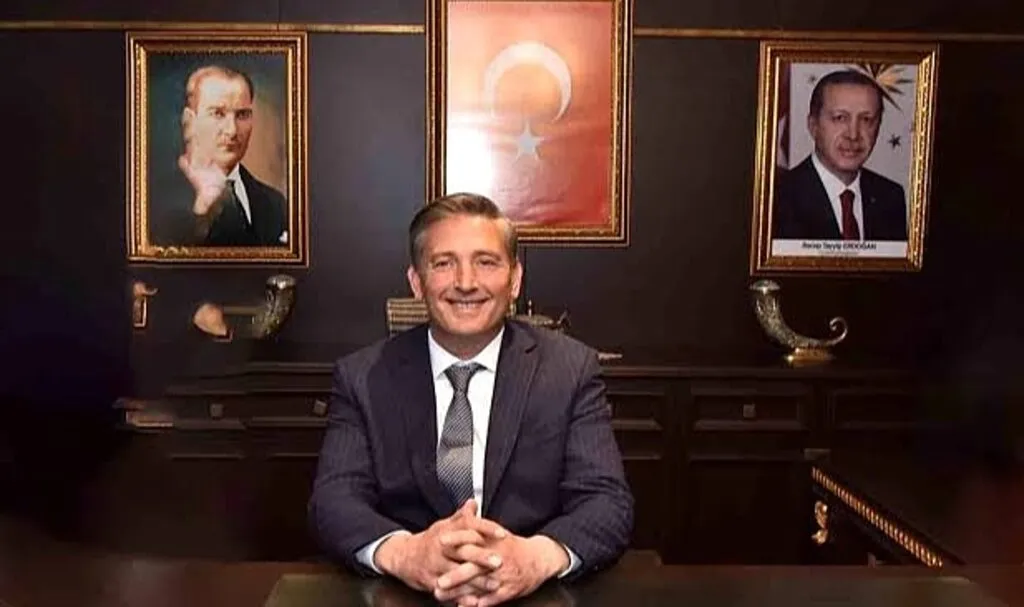 AK Parti'li Başkanın Yaptığına Bak!