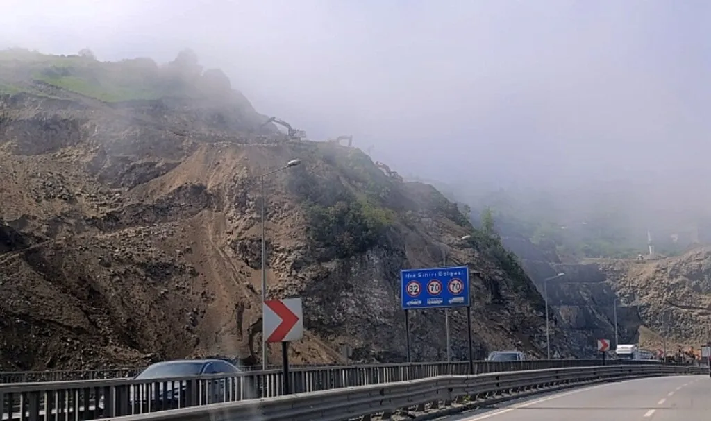 Samsun'da Heyelanlı Bölgede Faciaya Davetiye!